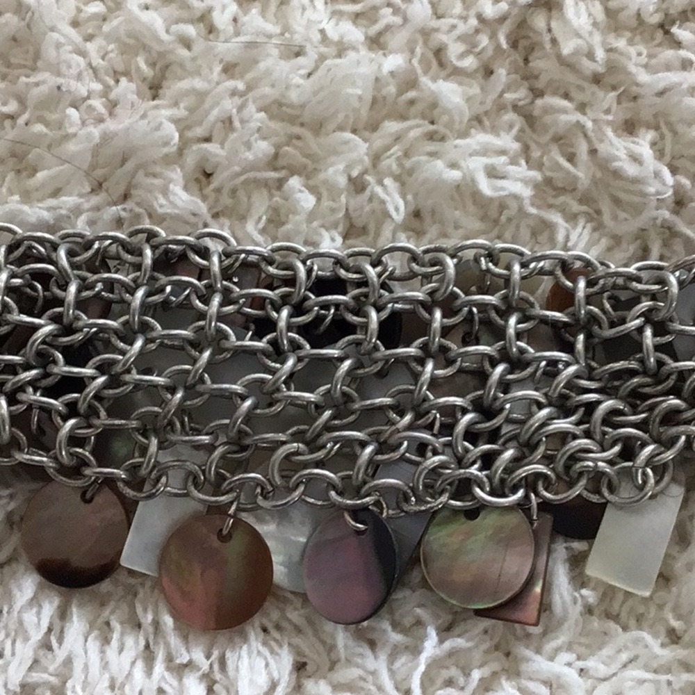 Shell Bracelet and Earring Set - Picture 4 of 4
